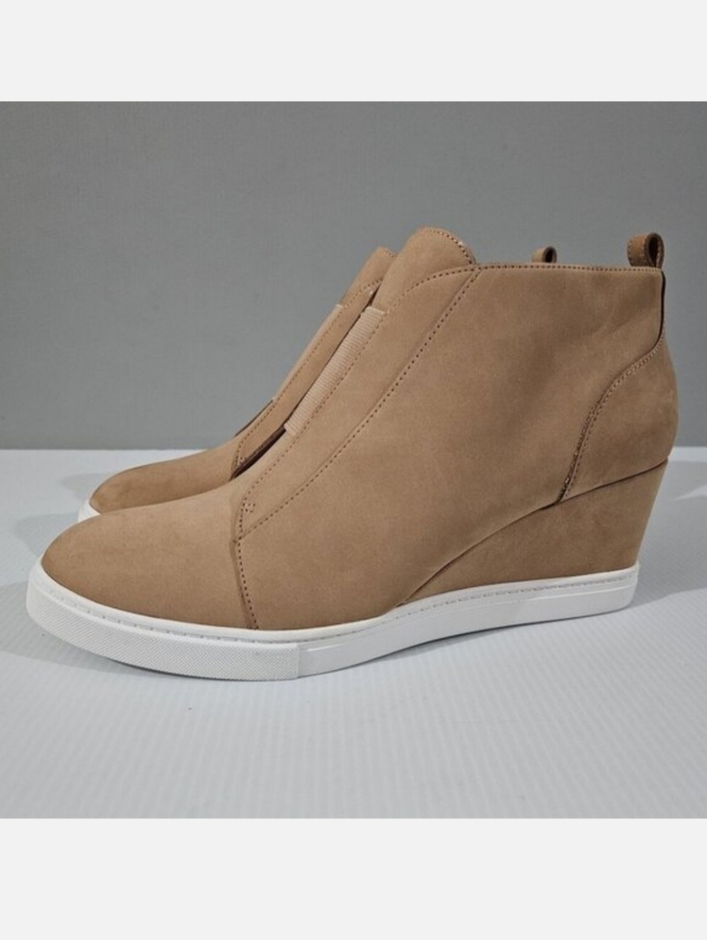 Linea Paolo Felicia Ankle Bootie Womens 10 Tan Leather Hidden Wedge Neutral NEW